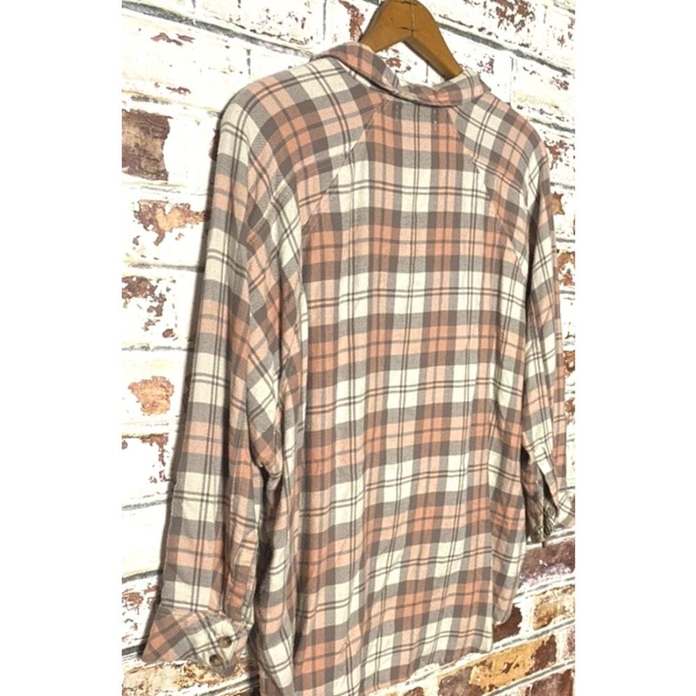 Urban Outfitters Oversized Plaid Flannel Button Down Blouse - Picture 10 of 10